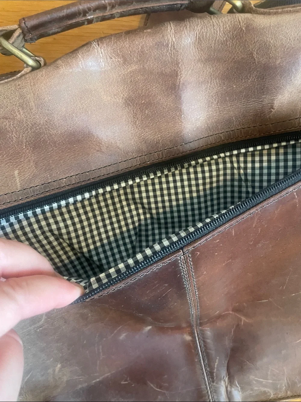 Beautiful Vintage Brown Leather computer bag; clasp is worn & slips out (OL3)